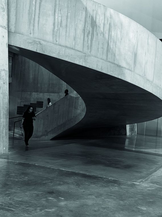 Rampa de hormigón curva
